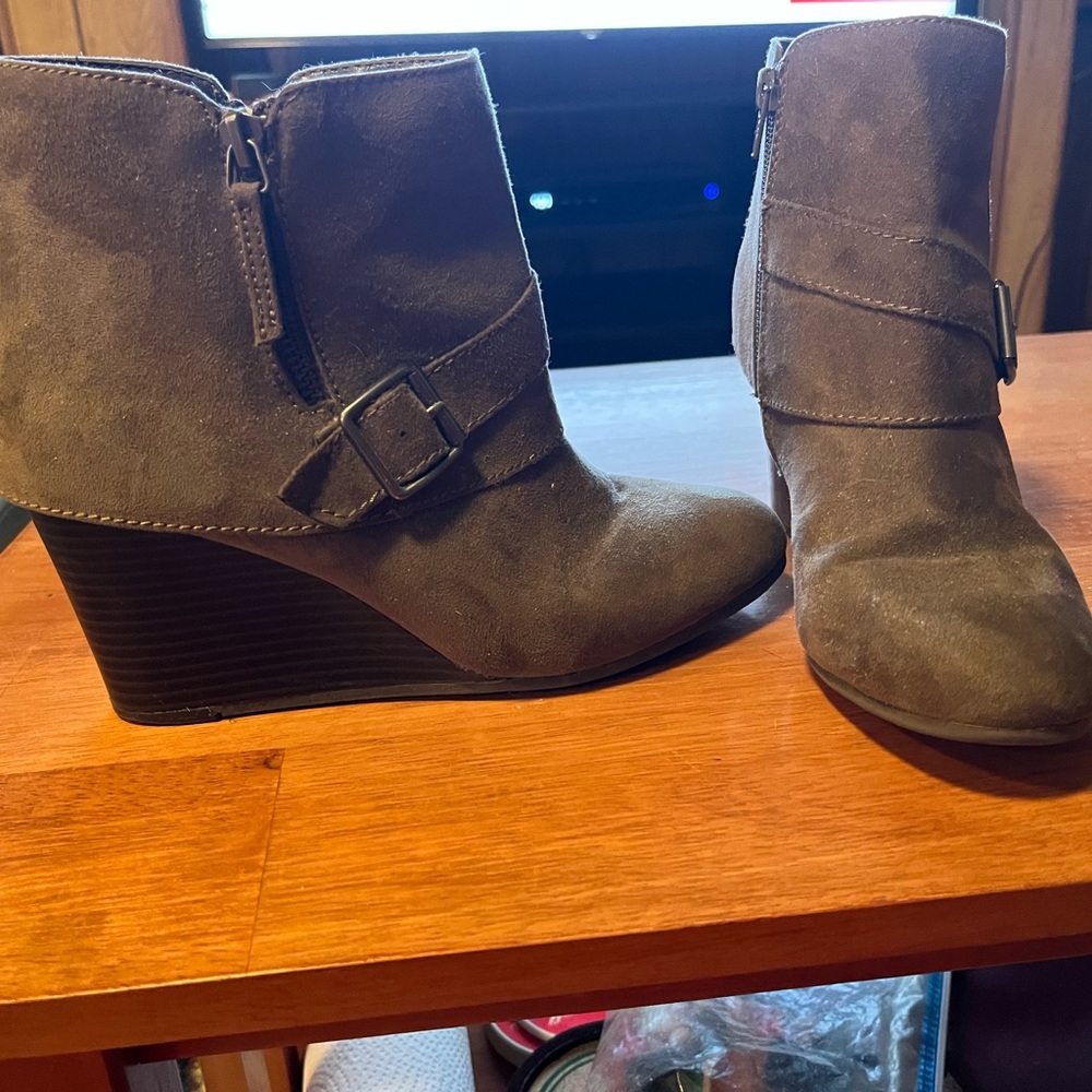 Arizona brand brown wedge boots.
